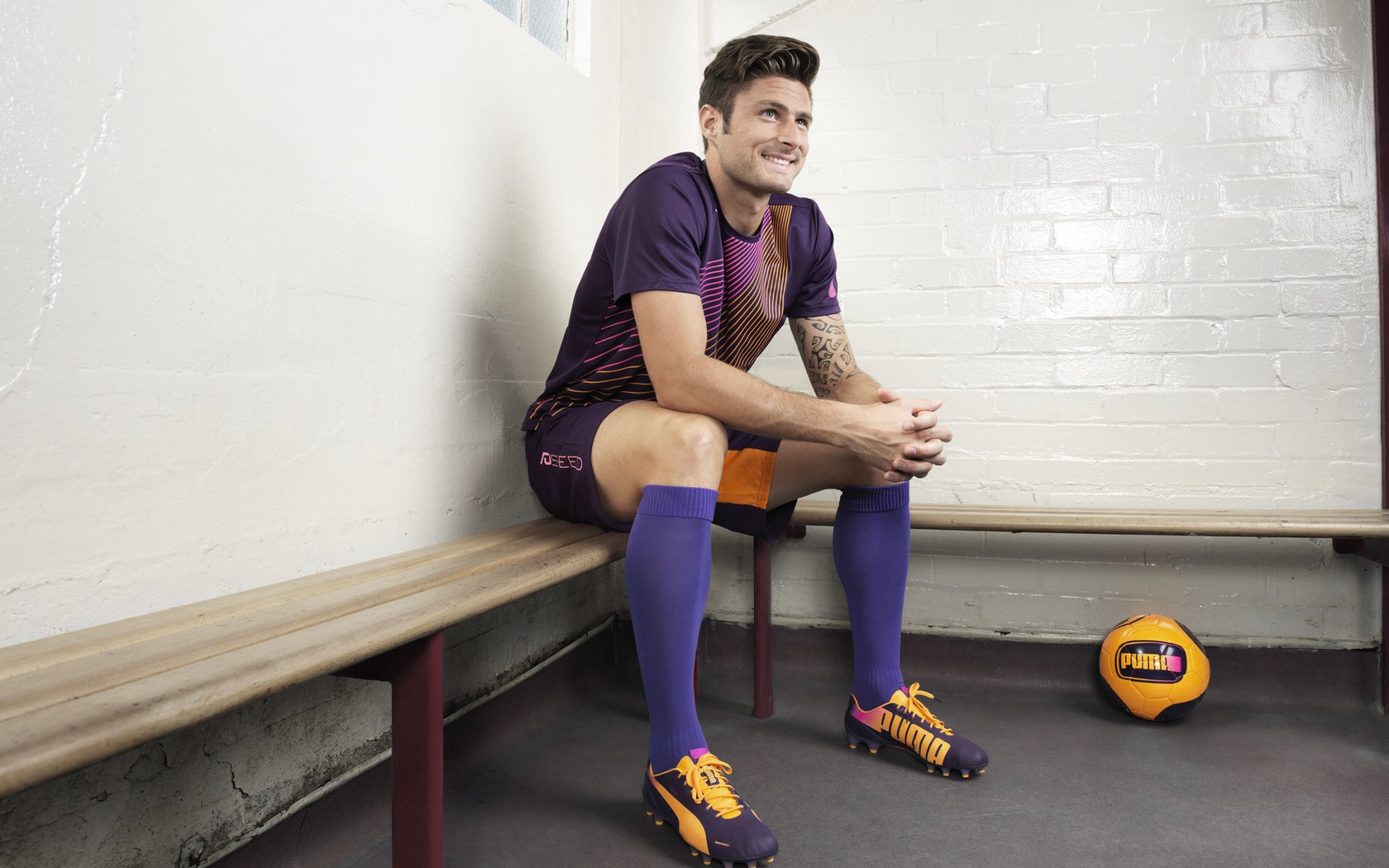 3-1!超级射手双响10轮13球,12.1亿战舰掀翻大黑马重返前二,超级射手游戏